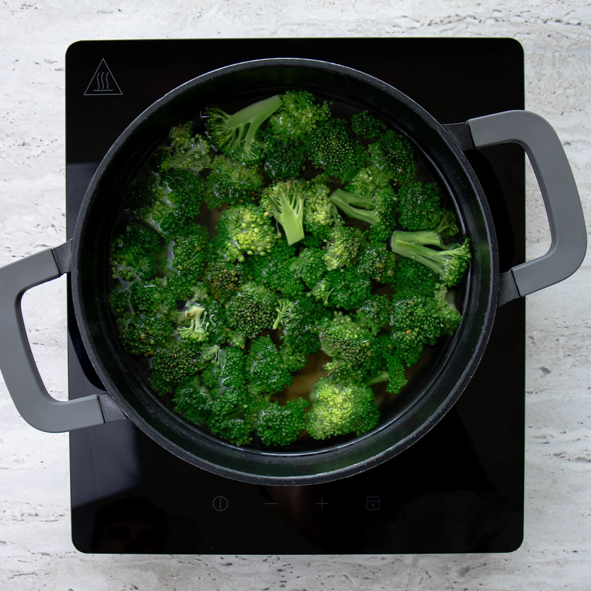 Makaronų su pesto instrukcijos: 2 žingsnis.